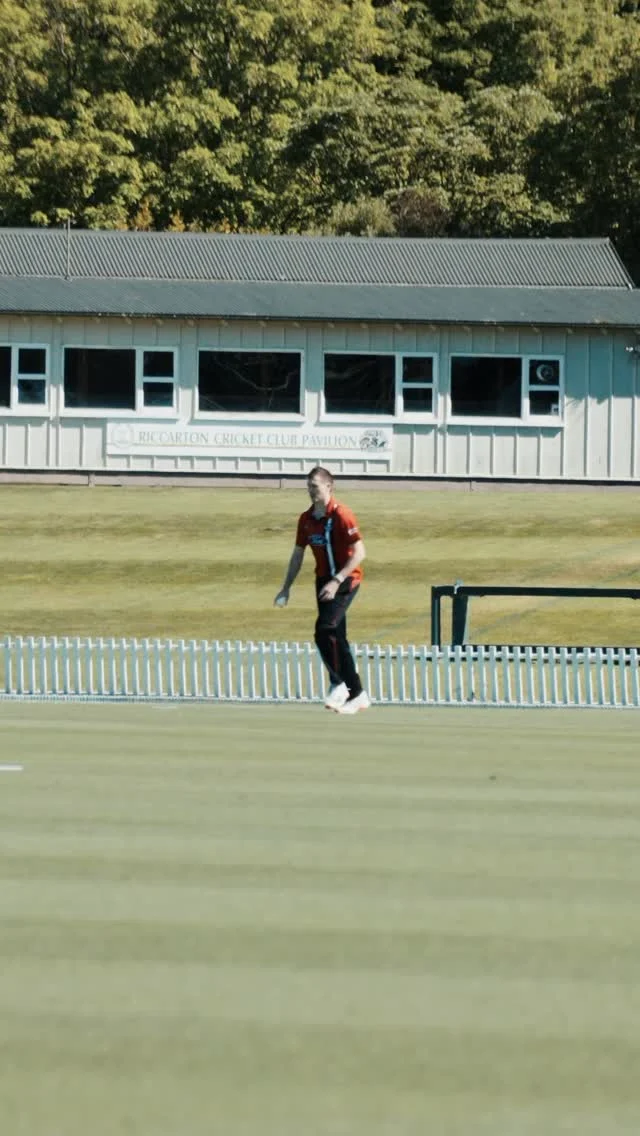 Fraser Sheat gets us under way with the first ball of the season 🔥@nzcricketofficial#canterburykings